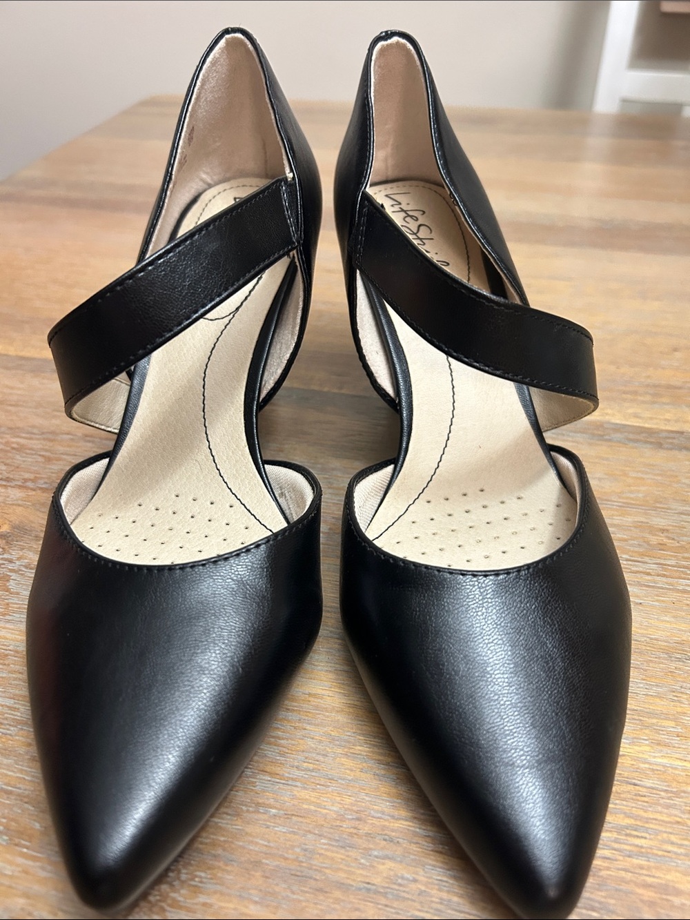Life Stride Black Pointed-Toe Cross-Strap Pumps